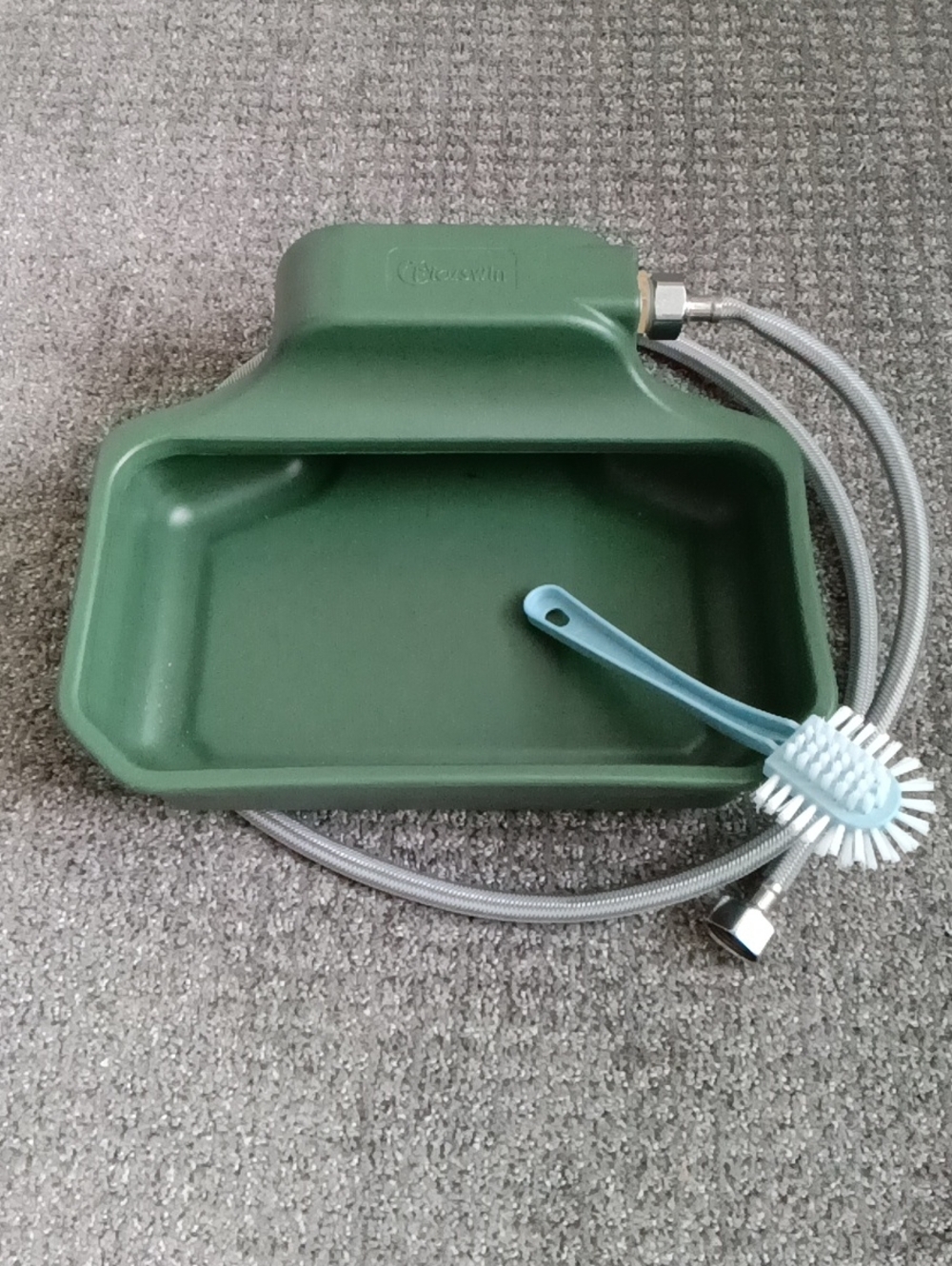 Green Automatic Pet Water Dispenser Outdoors